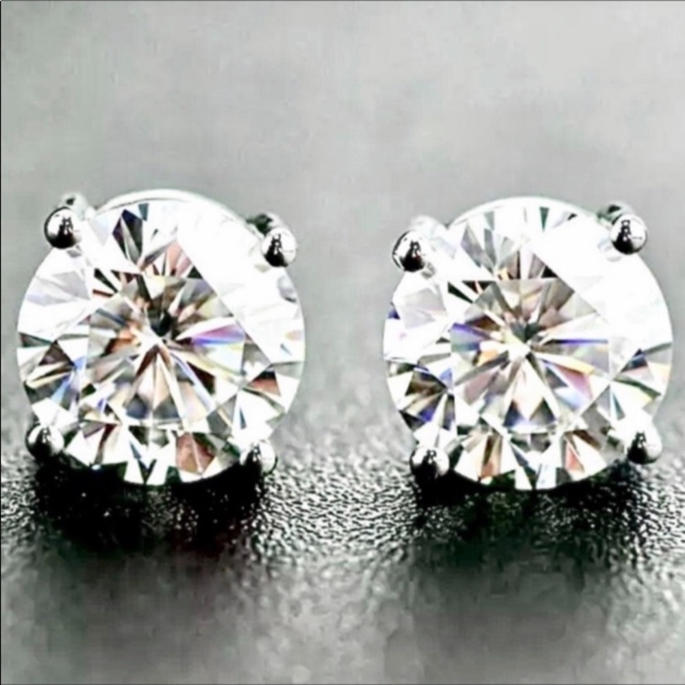 7mm 1.25 ct Round Brilliant Cut Stud Earrings - Picture 4 of 14
